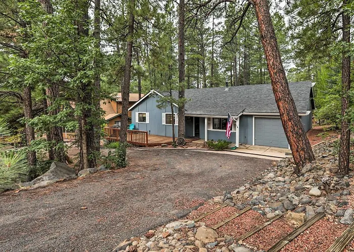 Hot Tub & Patio: Pet-friendly In Munds Park! Munds Park
