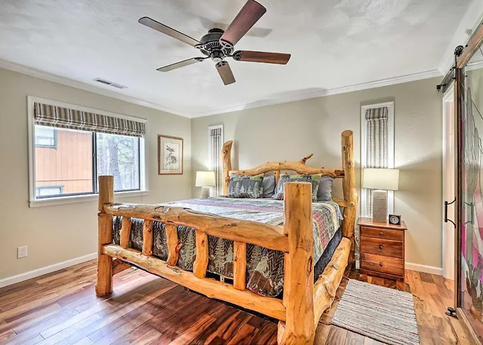 Holiday home Hot Tub & Patio: Pet-friendly In Munds Park! Munds Park