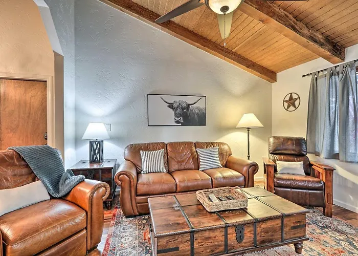 Hot Tub & Patio: Pet-friendly In Munds Park! Munds Park