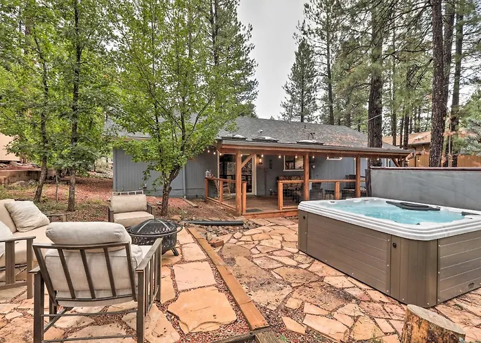 Holiday home Hot Tub & Patio: Pet-friendly In Munds Park! *