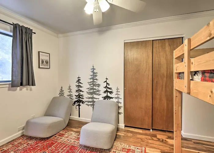 Hot Tub & Patio: Pet-friendly In Munds Park! Holiday home *