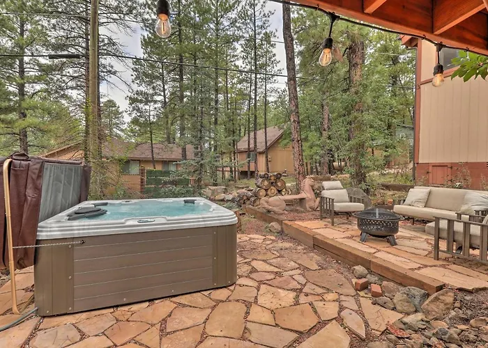 Hot Tub & Patio: Pet-friendly In Munds Park!