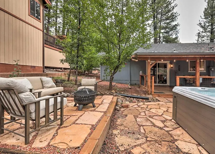 Holiday home Hot Tub & Patio: Pet-friendly In Munds Park! Munds Park