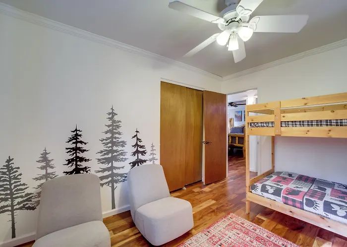 Holiday home Hot Tub & Patio: Pet-friendly In Munds Park! *