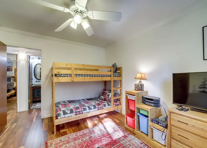 Holiday home Hot Tub & Patio: Pet-friendly In Munds Park! *