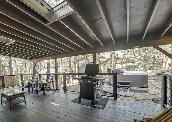 Holiday home Hot Tub & Patio: Pet-friendly In Munds Park! Munds Park