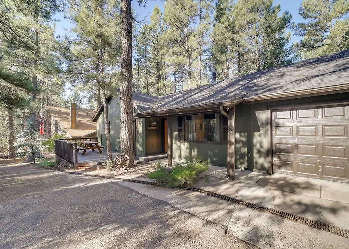 Hot Tub & Patio: Pet-friendly In Munds Park! Holiday home *