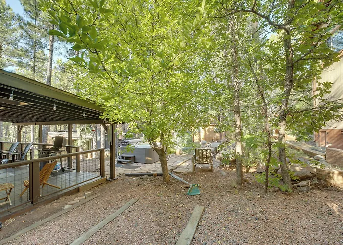Hot Tub & Patio: Pet-friendly In Munds Park!