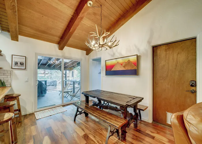 Holiday home Hot Tub & Patio: Pet-friendly In Munds Park! *