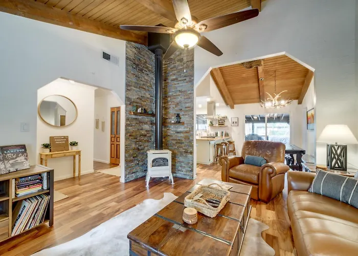 Hot Tub & Patio: Pet-friendly In Munds Park! * Munds Park