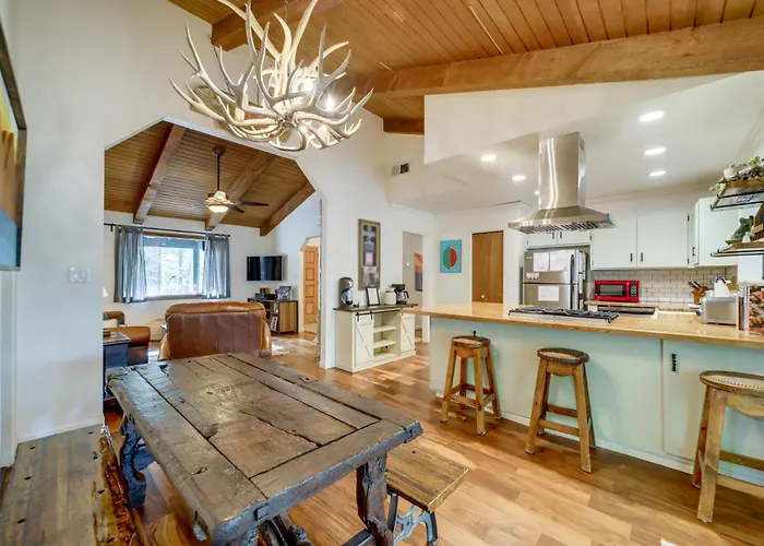 Hot Tub & Patio: Pet-friendly In Munds Park! *
