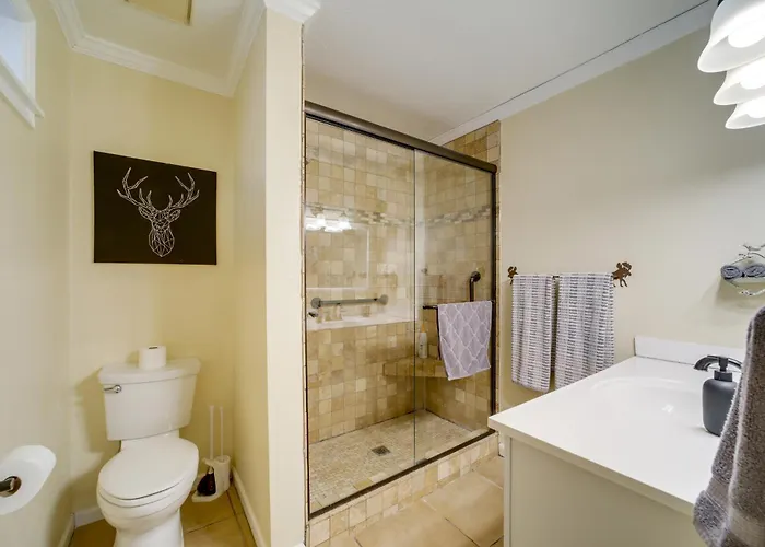 Holiday home Hot Tub & Patio: Pet-friendly In Munds Park! *