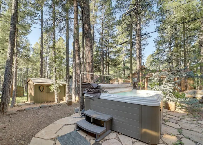 Holiday home Hot Tub & Patio: Pet-friendly In Munds Park! *