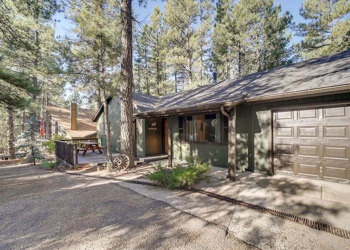 Holiday home Hot Tub & Patio: Pet-friendly In Munds Park!