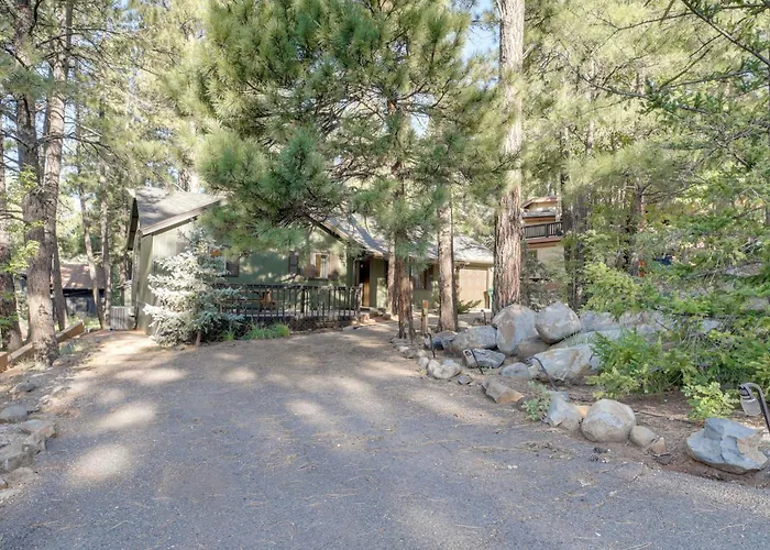 Hot Tub & Patio: Pet-friendly In Munds Park! *
